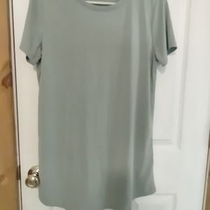 Forever 21 women's light green (m) top